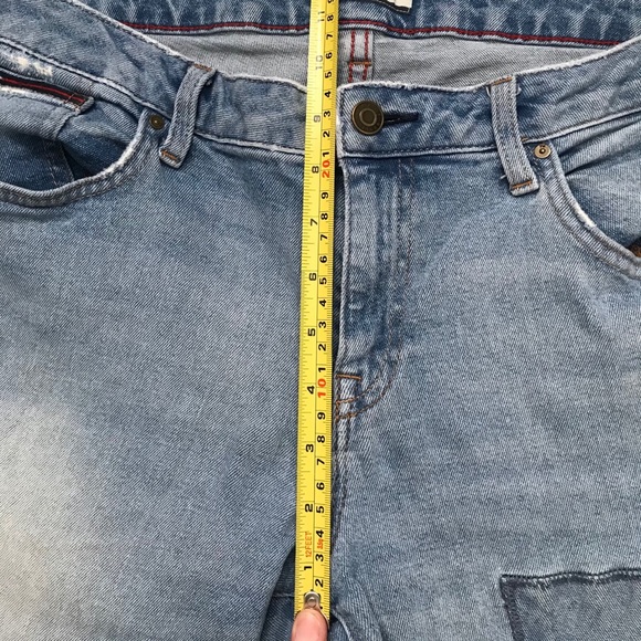 Tommy Hilfiger embroidered boyfriend jeans - Picture 9 of 12